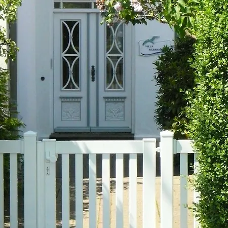 Silbermoewe Apartman *